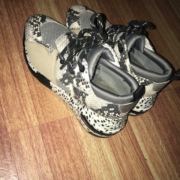 Steve Madden cliff snake 5.5 shoes - Picture 3 of 8